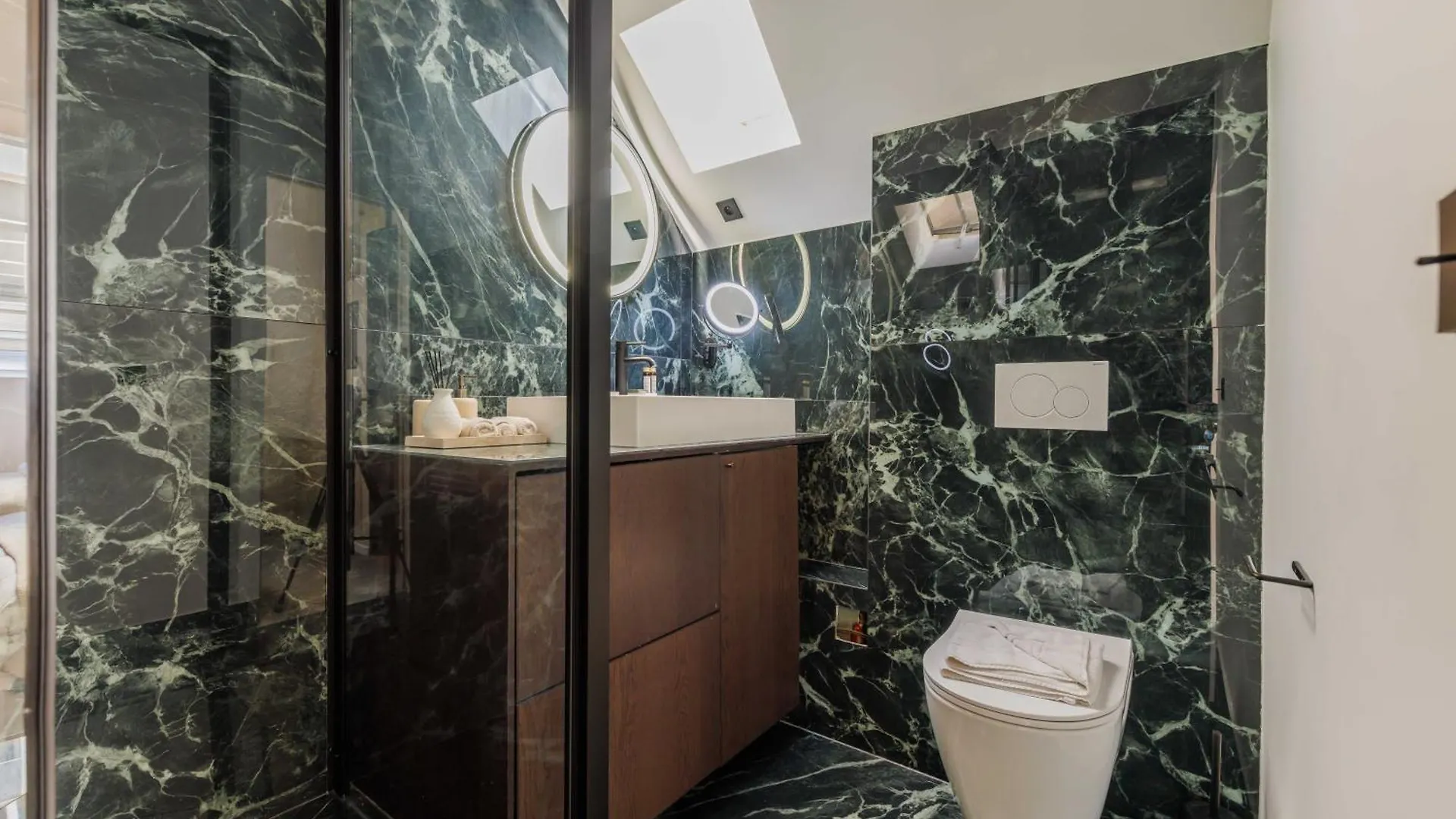 Classy St Honore - Louvre Apartment Paris